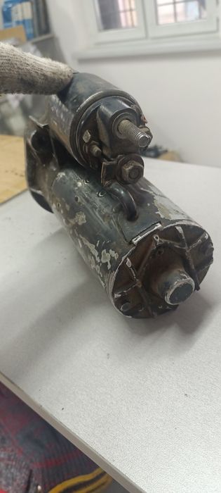 Стартер на Mercedes-102 двигатель