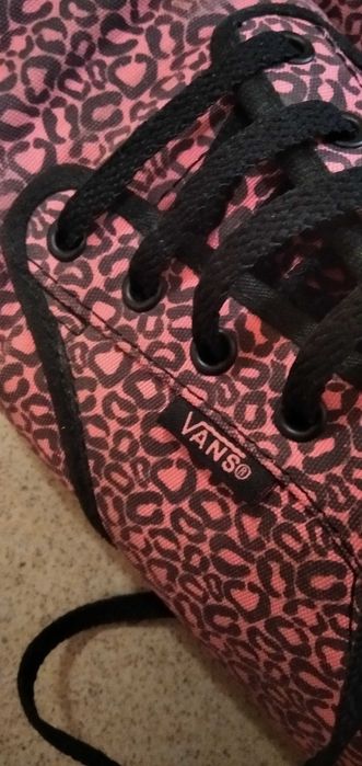 Шарени платненки Vans