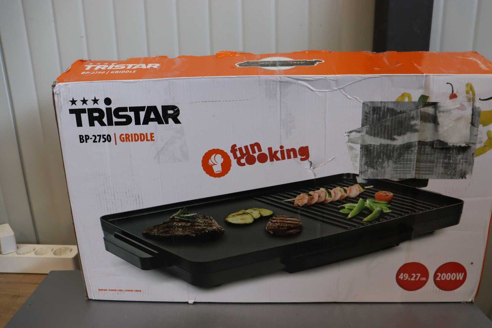 Електрическа скара Tristar BP-2750, 2000 W, Дължина на кабела 80 см