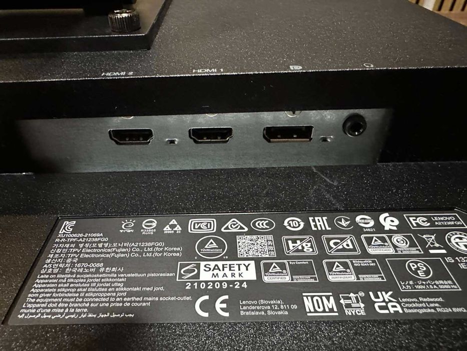 Продавам гейминг монитор Lenovo G24-20 23.8" 165Hz IPS