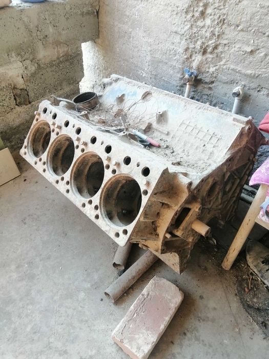 Kamaz blok va kuzuv sotiladi