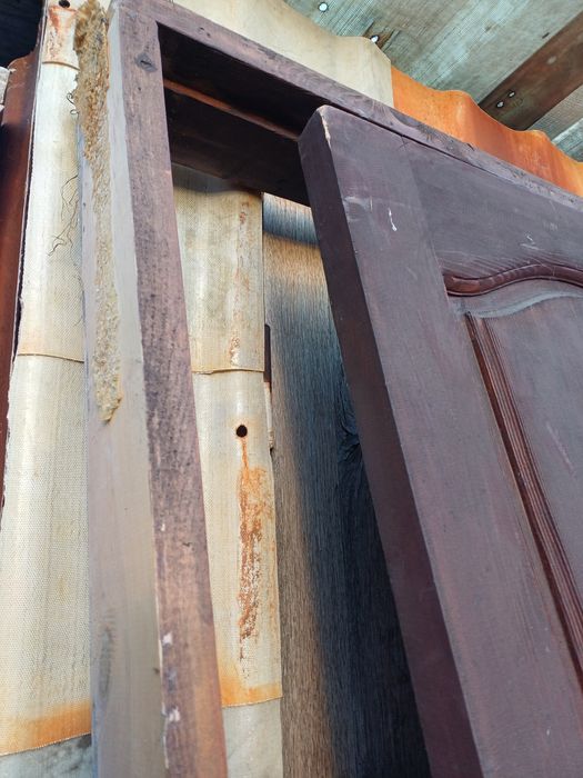 Продам деревянные двери