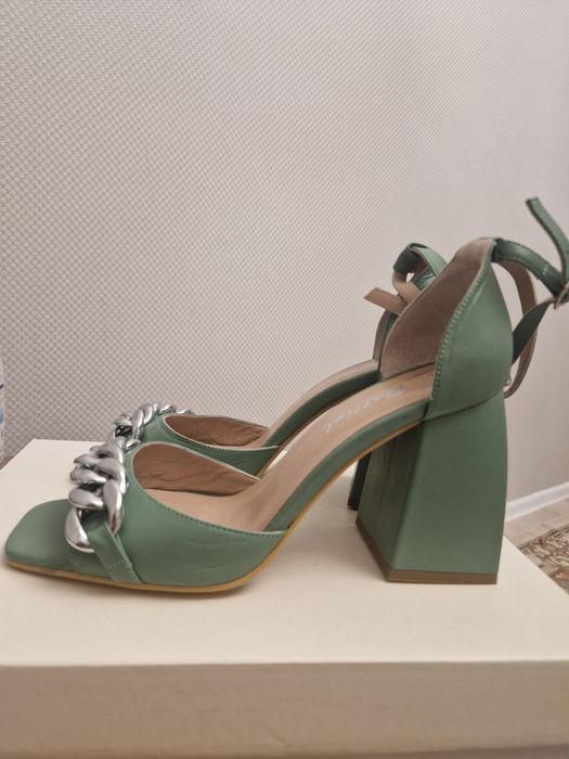 Продам босоножки Pattini