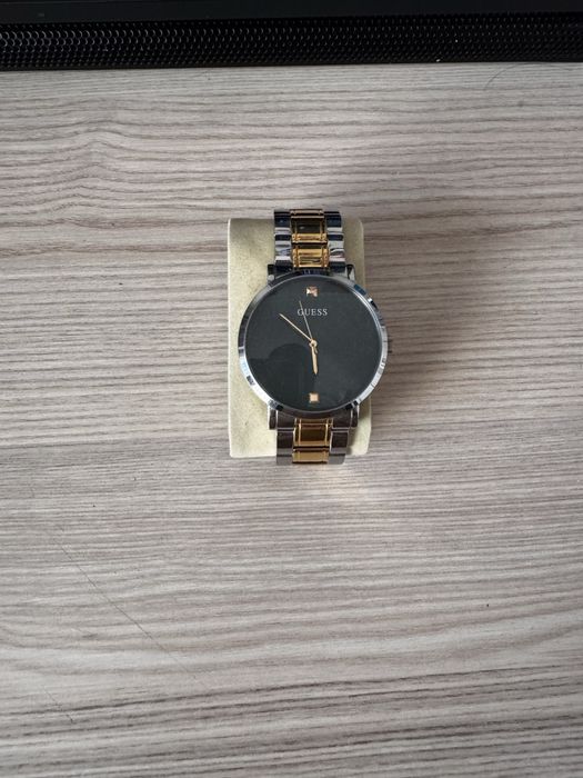 Продам часы Guess срочно