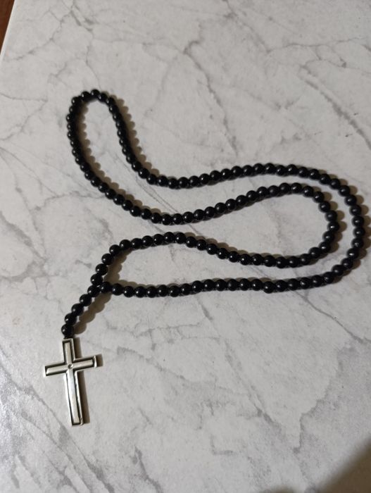 Мъжко колие със сив кръст