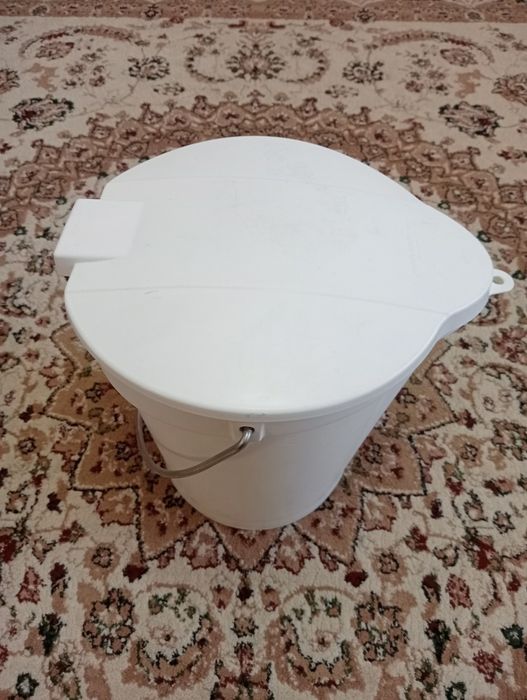 Продам плосмасовое ведро