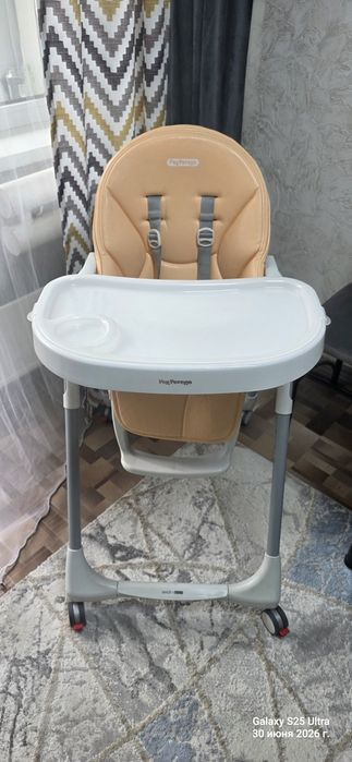 Стульчик для кормления Peg-Perego Prima Pappa Follow Me светло-оранжев