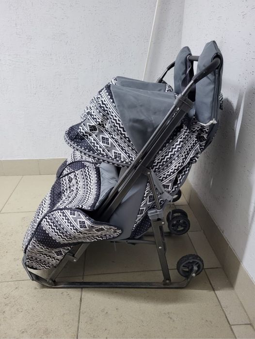 Продам санки для двойни