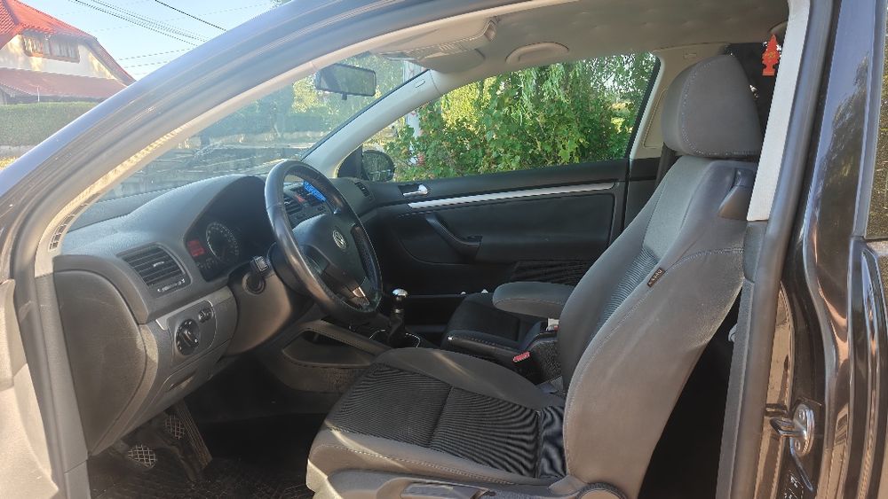 Se vinde Volskwagen Golf 5