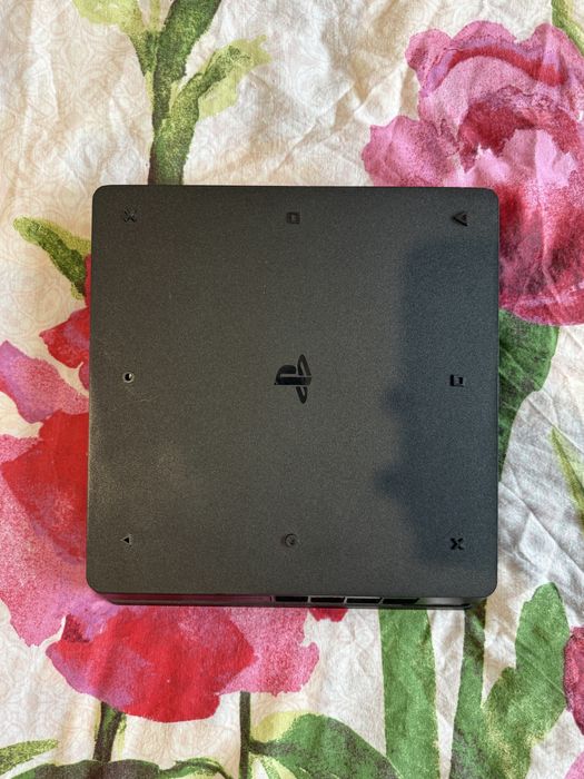 Playstation 4 slim
