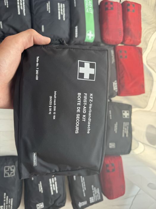 Оригинални НОВИ аптечки на различни марки автомобили