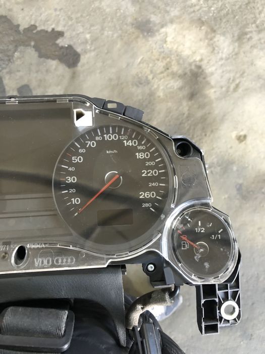 Ceasuri bord audi a8 d3 facelift cu lcd-ul mare