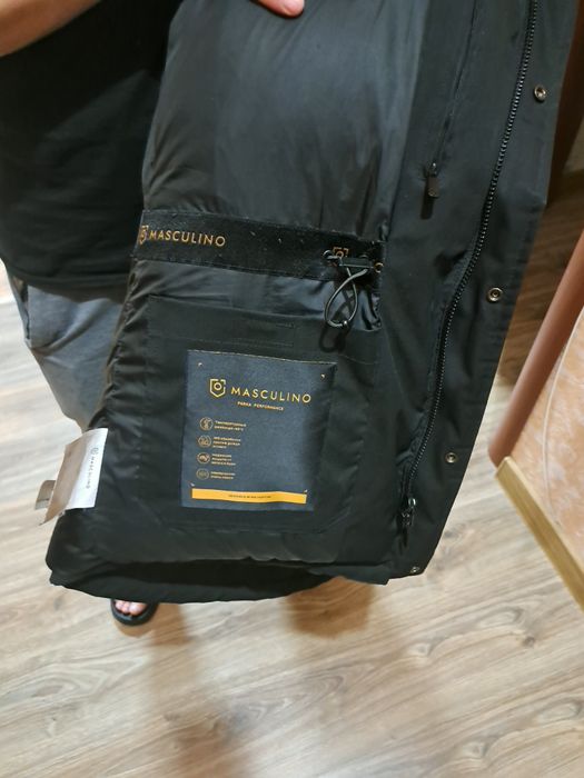 Продам зимнею куртку. 15000 тенге