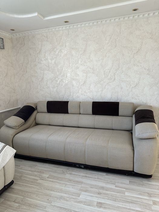 Срочно! Продам хороший диван с креслом