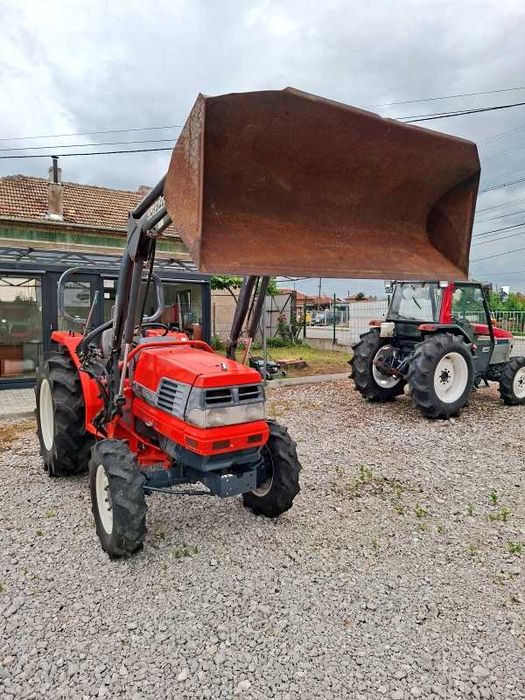 Японски трактор KUBOTA GL320 32 к.с. 4WD с челен товарач - ДЖЕЙ ТРЕЙДИНГ