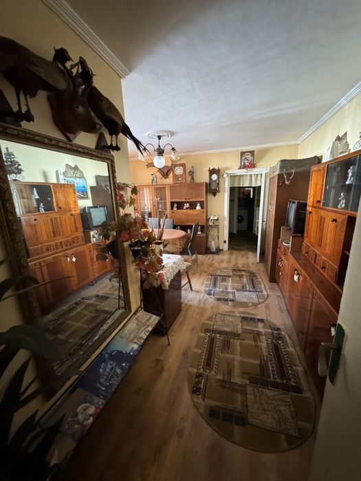 Se vinde apartament cu 3 camere