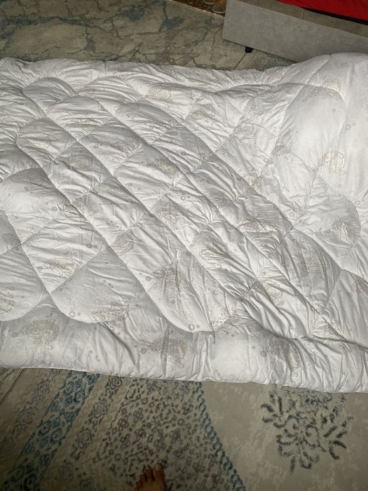 Продам одеяло двухспалка за 15000т новый