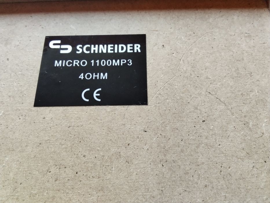 страхотни трилентови тонколони Шнайдер 2х40 максимална мощност