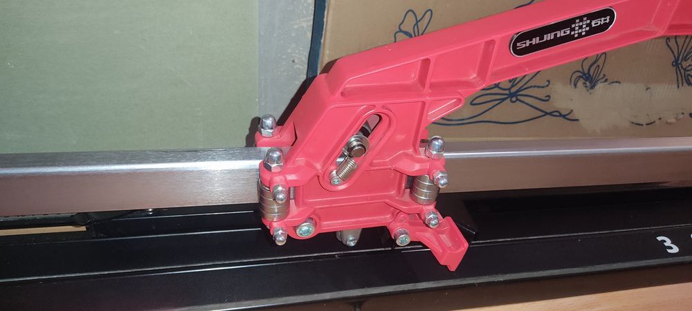 Продам резак плитки,  керамогранита