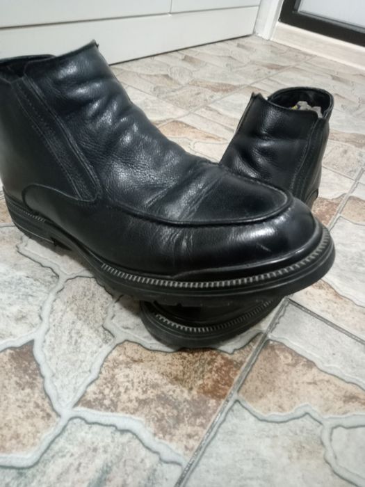 Продам зимню мужские сапоги
