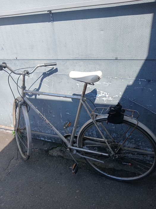 Vand bicicleta adulti .pret 270 lei