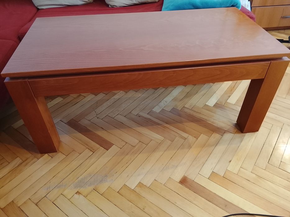 Масивна холна маса - стабилна и много запазена (120×60×50 см)