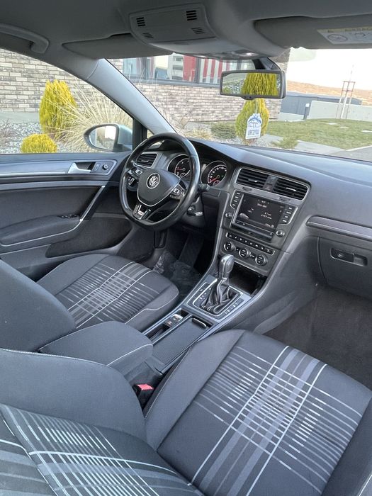 Volkswagen Golf 7 – 2015 | R line/Euro 6 / 150 cp  DSG