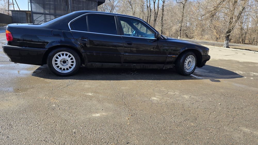 Продам машину BMW