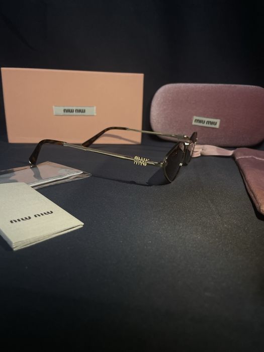 Ochelarii Miu Miu