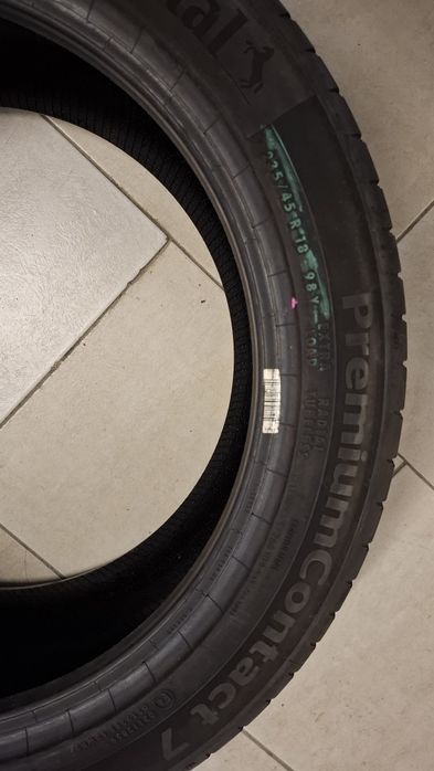 Единична лятна гума Continental PremiumContact7 235 45 18