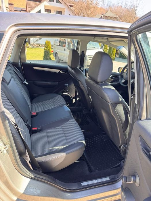 Mercedes-benz B180