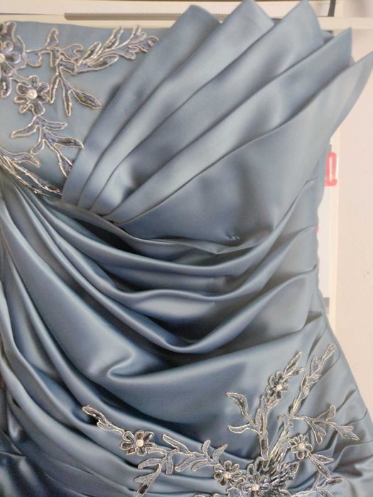 Официална рокля тип корсет