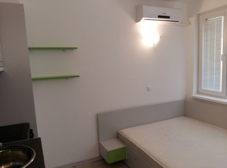 Дава се под наем Едностаен апартамент в София, Студентски град - 35 кв.м за 459 € - Снимка #1