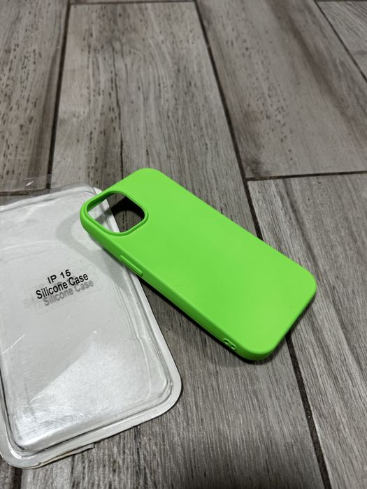 Husa verde neon pentru iPhone 15