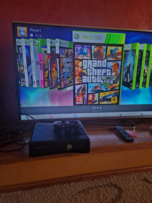 Xbox 360 s modat soft , 250gb Hdd , 40  jocuri incluse GTA V, MINECRAFT, FIFA