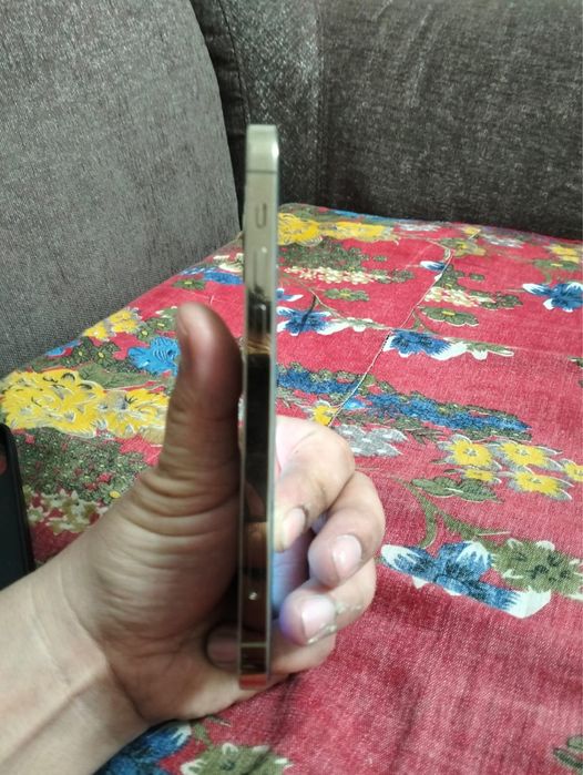 Iphone 12 pro в хорошем сотояний