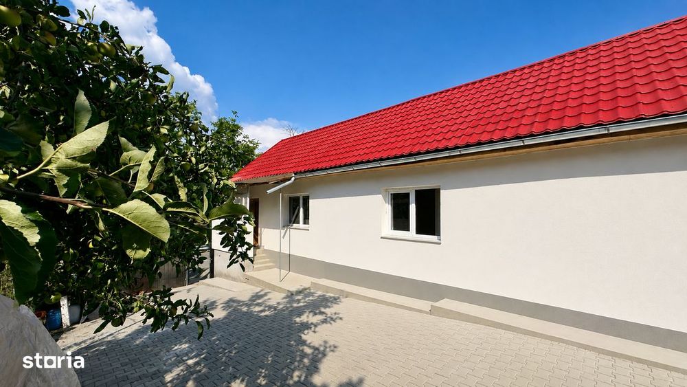 Casă cu 3 camere și curte cartier Mulatau