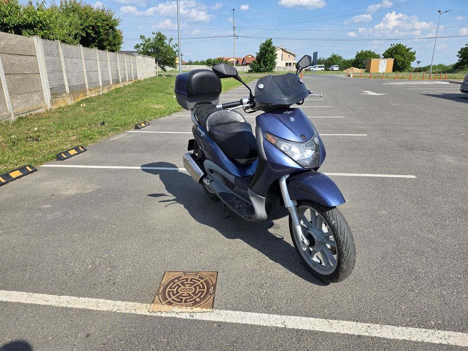 Piaggio Beverly 200, citiți toată descrierea!