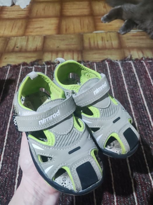 Детские сандалики