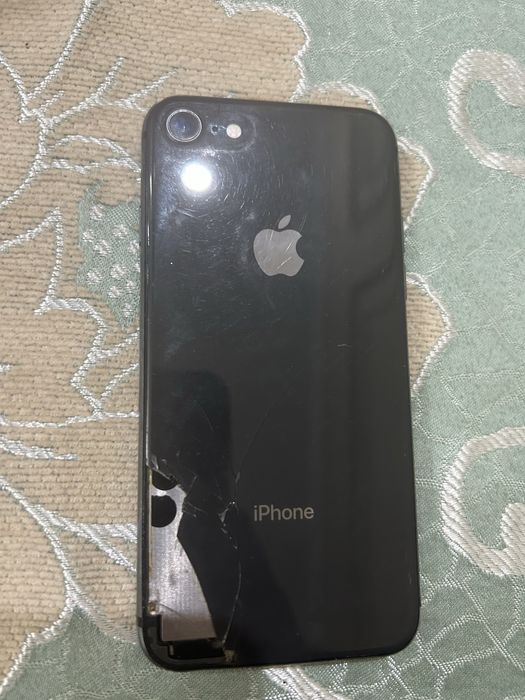 Продам айфон 8, 64 гб