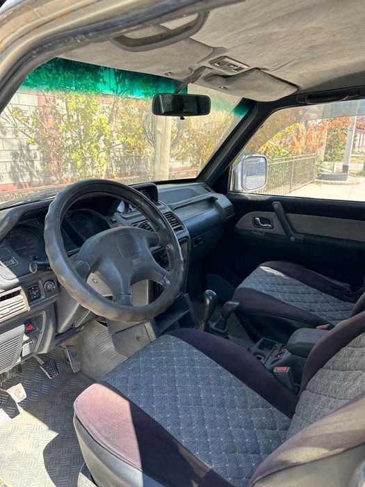 автомобиль Паджеро