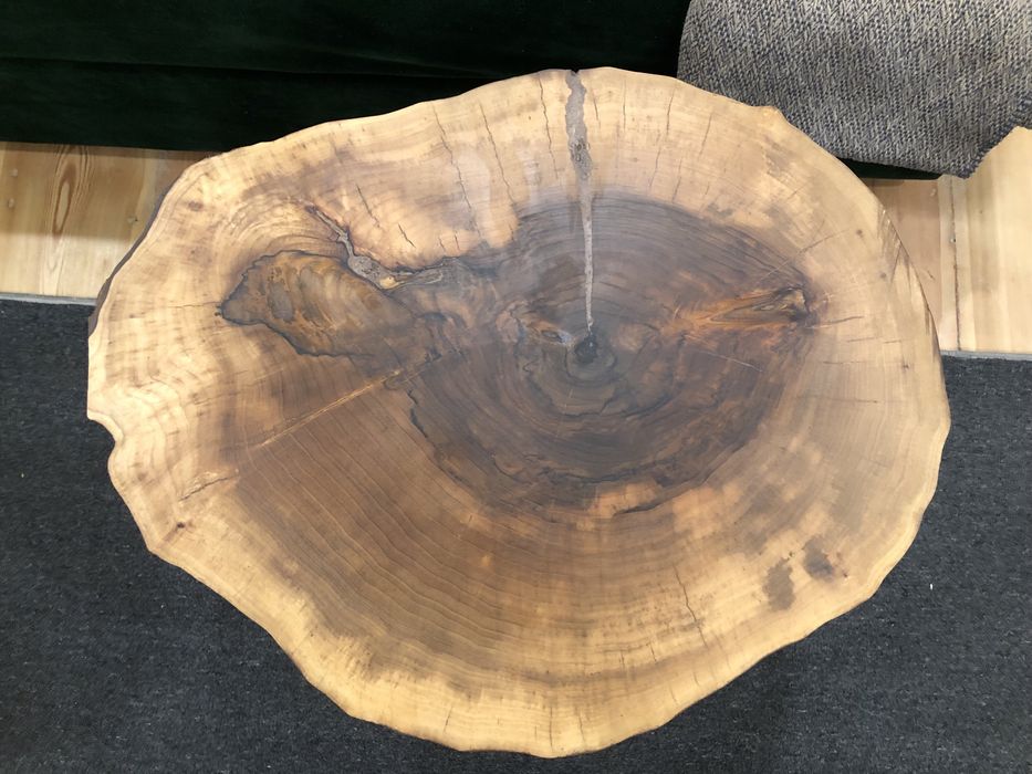 Журнальный столик из Ореха 100%