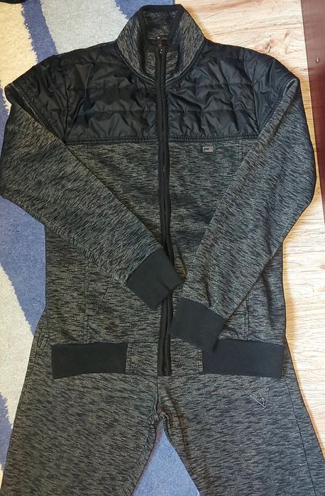 Guess анцуг S размер момче/мъж