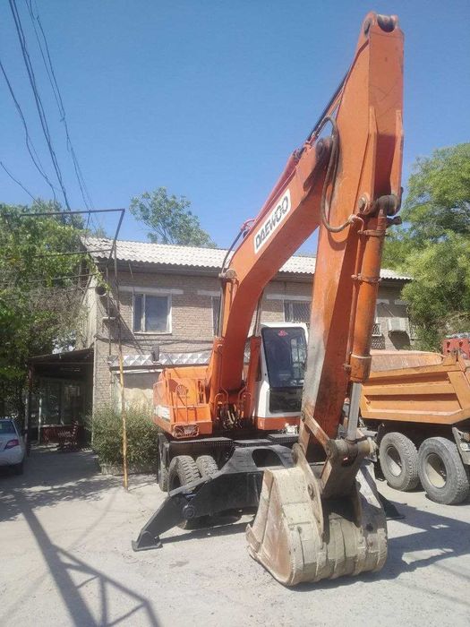 Ээкскаватор DAEWOO 200 срочно сотилади