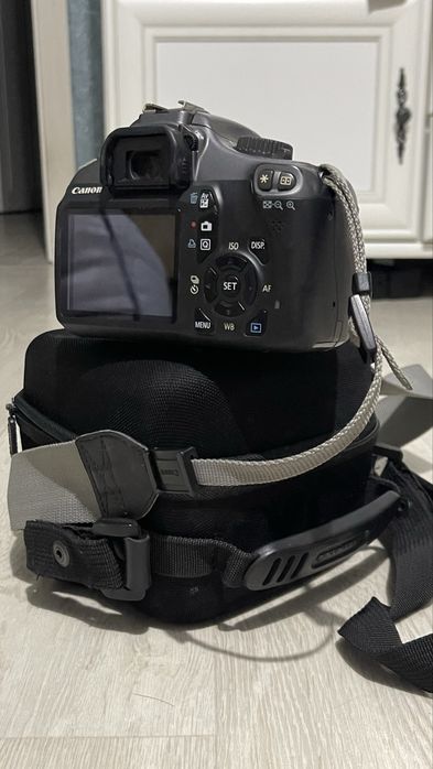 Canon eos 1100d