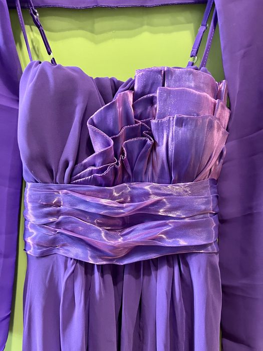 Платье продам