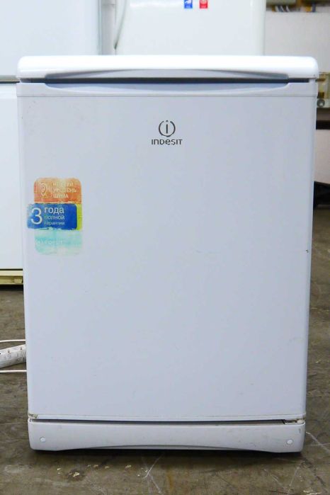 Продается мини холодильник от бренда  indesit