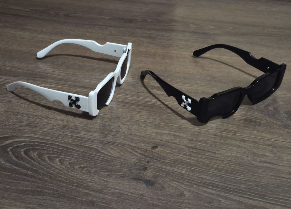 Vând ochelari OFF WHITE