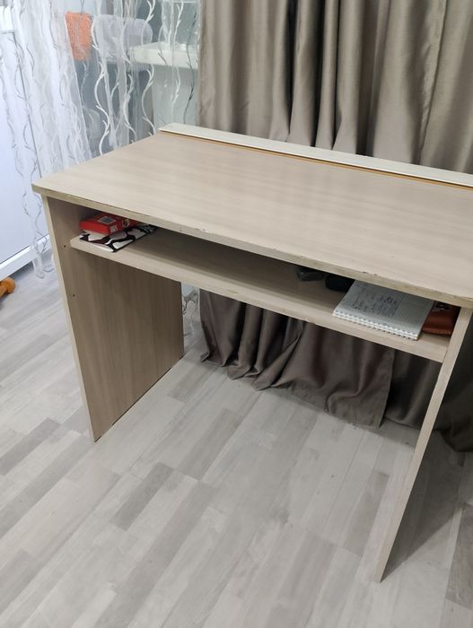 Продам письменный стол