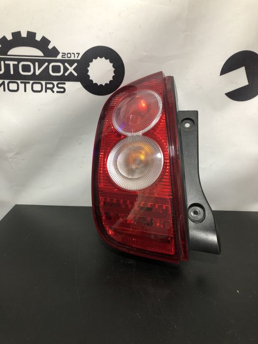 Stop stanga Nissan Micra an 2002-2010